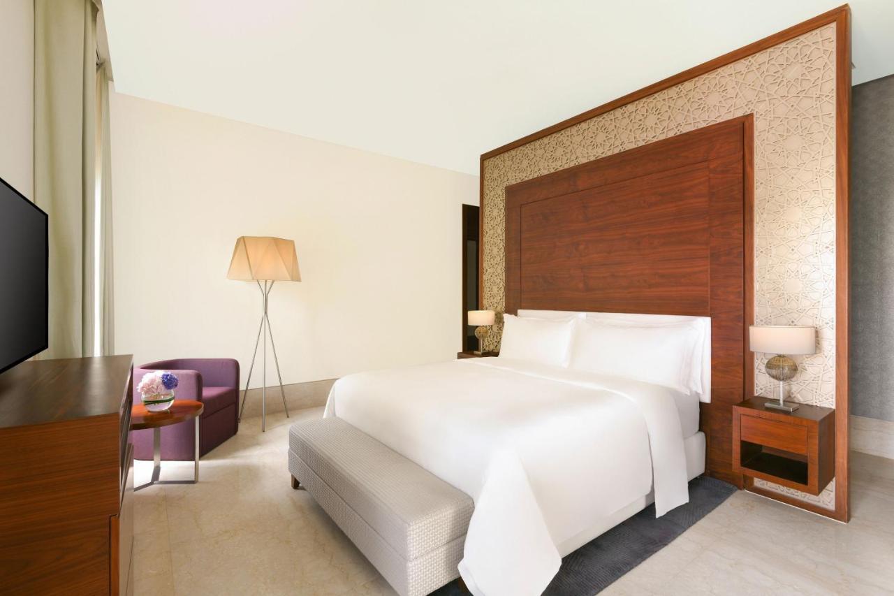 Al Messila, A Luxury Collection Resort & Spa, Доха Екстериор снимка A bedroom at the W Doha