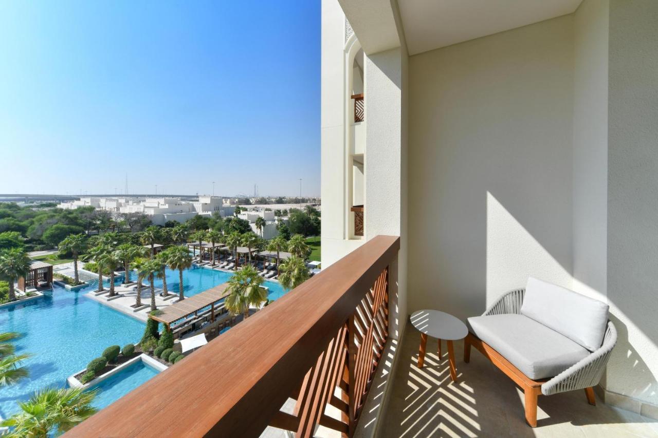 Al Messila, A Luxury Collection Resort & Spa, Доха Екстериор снимка A balcony at the hotel