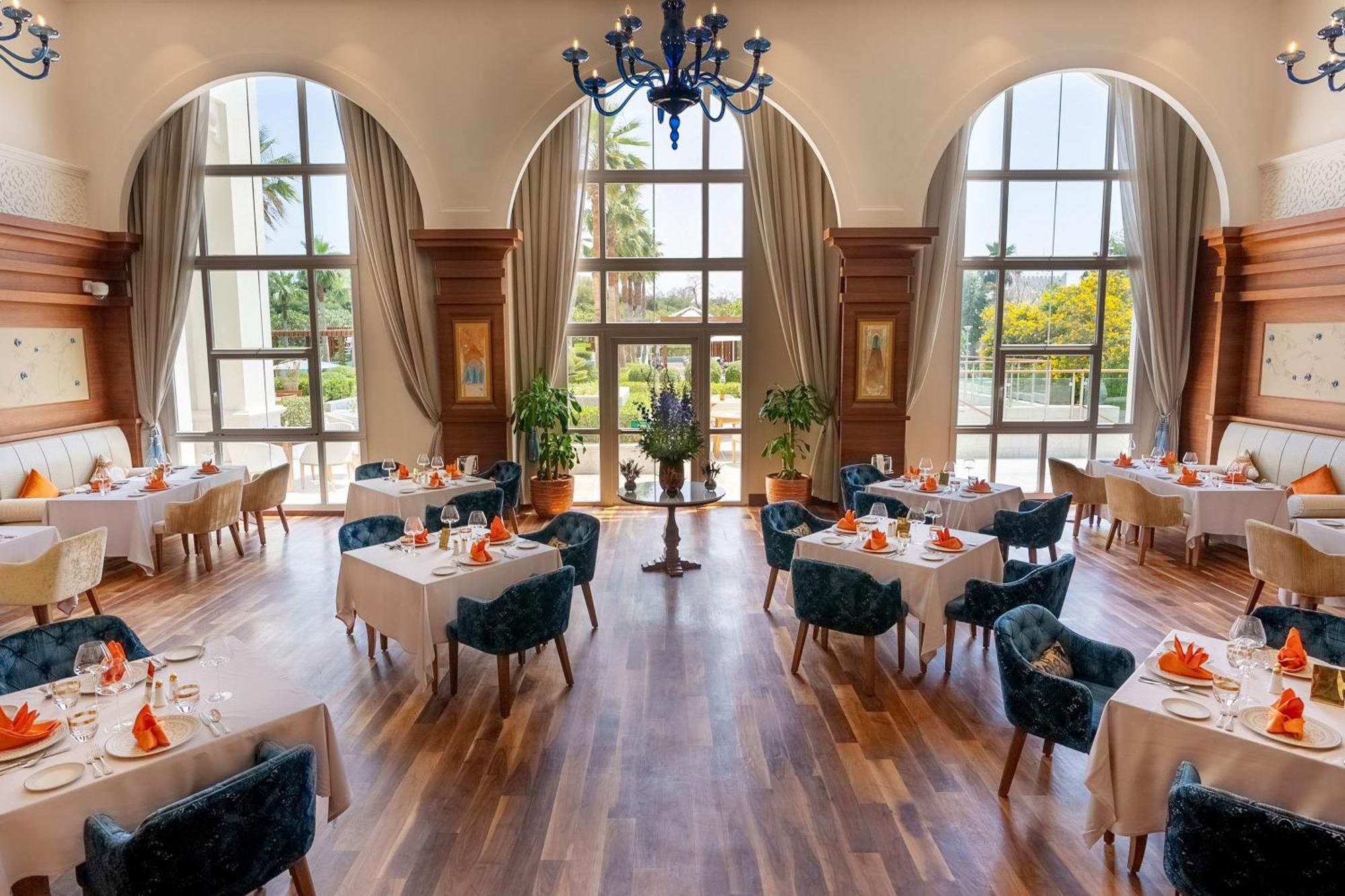 Al Messila, A Luxury Collection Resort & Spa, Доха Екстериор снимка The restaurant at the hotel