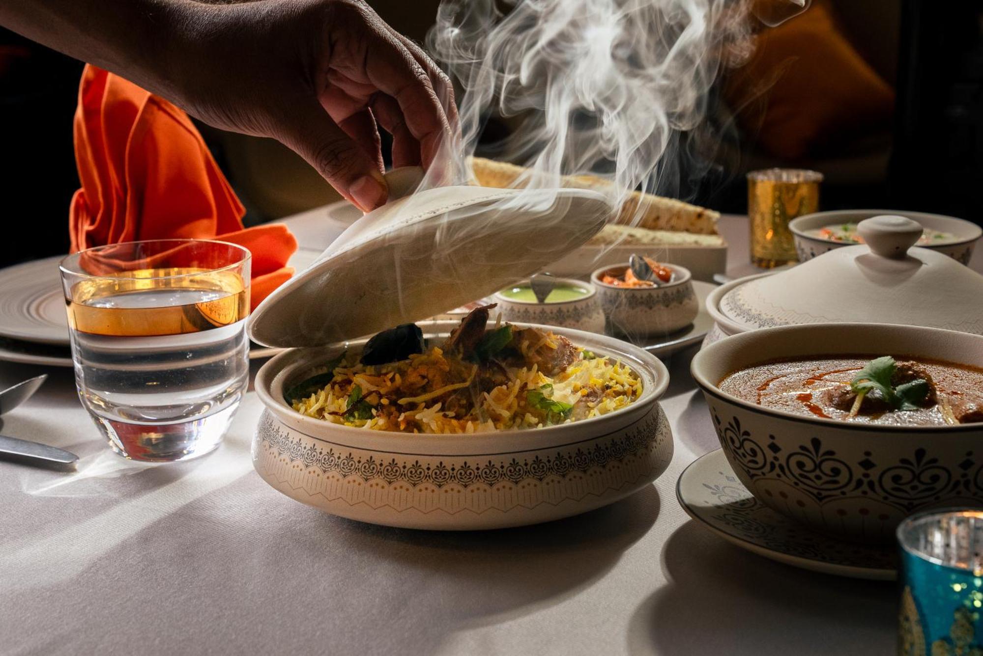 Al Messila, A Luxury Collection Resort & Spa, Доха Екстериор снимка Hyderabadi biryani